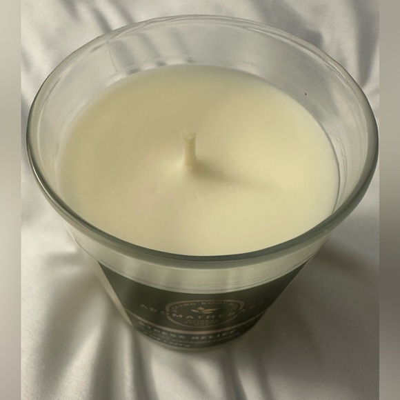 Bath and Body Works scented signature candles *two for price of one* - Picture 3 of 8